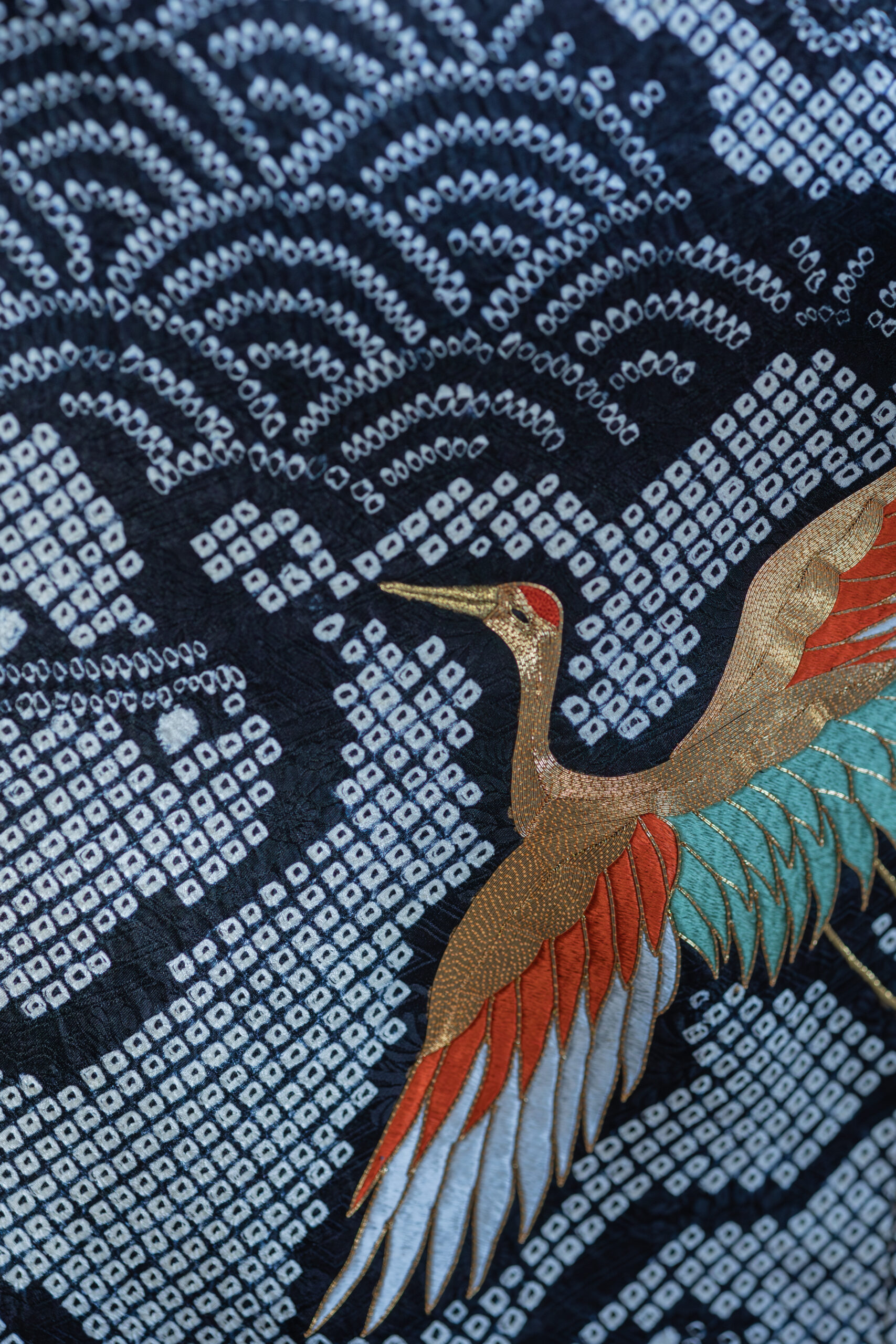 黒の総絞り振袖の魅力